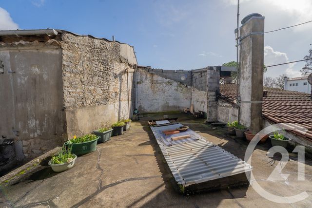 Appartement à vendre - 5 pièces - 75.0 m2 - SAUJON - 17 - POITOU-CHARENTES - Century 21 Agence De La Seudre