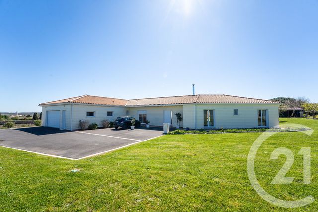 maison à vendre - 8 pièces - 220.0 m2 - ARCES - 17 - POITOU-CHARENTES - Century 21 Agence De La Seudre