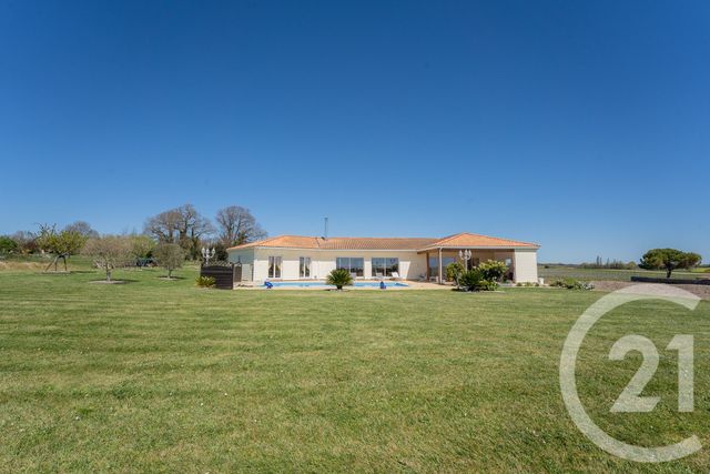 maison à vendre - 8 pièces - 220.0 m2 - ARCES - 17 - POITOU-CHARENTES - Century 21 Agence De La Seudre