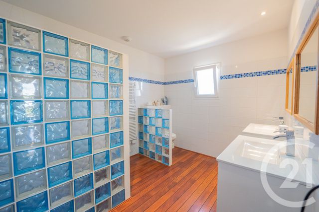 maison à vendre - 8 pièces - 220.0 m2 - ARCES - 17 - POITOU-CHARENTES - Century 21 Agence De La Seudre