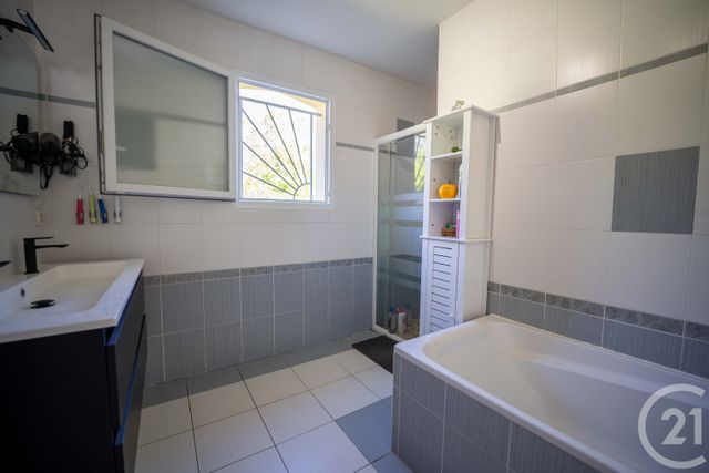 maison à vendre - 7 pièces - 164.0 m2 - JULIENNE - 16 - POITOU-CHARENTES - Century 21 Agence De La Seudre