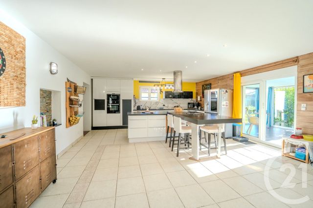 maison à vendre - 8 pièces - 167.0 m2 - SAUJON - 17 - POITOU-CHARENTES - Century 21 Agence De La Seudre