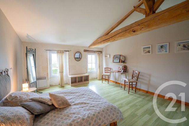 maison à vendre - 6 pièces - 240.0 m2 - LE CHAY - 17 - POITOU-CHARENTES - Century 21 Agence De La Seudre