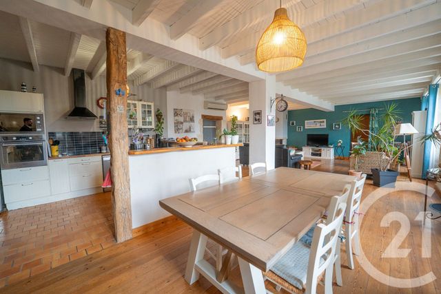 maison à vendre - 6 pièces - 240.0 m2 - LE CHAY - 17 - POITOU-CHARENTES - Century 21 Agence De La Seudre