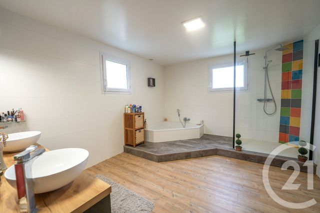 maison à vendre - 6 pièces - 240.0 m2 - LE CHAY - 17 - POITOU-CHARENTES - Century 21 Agence De La Seudre