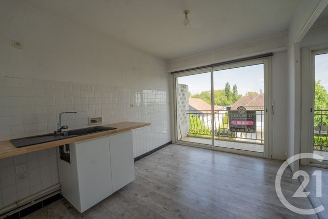 Appartement F4 à vendre - 4 pièces - 82.0 m2 - SAUJON - 17 - POITOU-CHARENTES - Century 21 Agence De La Seudre