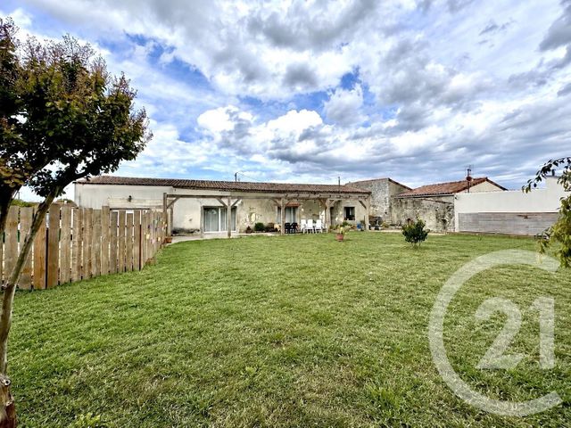 maison à vendre - 6 pièces - 205.07 m2 - LE CHAY - 17 - POITOU-CHARENTES - Century 21 Agence De La Seudre