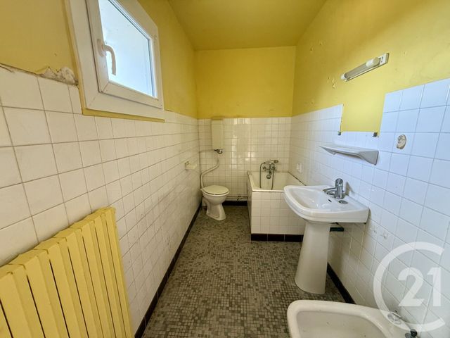 maison à vendre - 11 pièces - 130.0 m2 - ST ROMAIN DE BENET - 17 - POITOU-CHARENTES - Century 21 Agence De La Seudre
