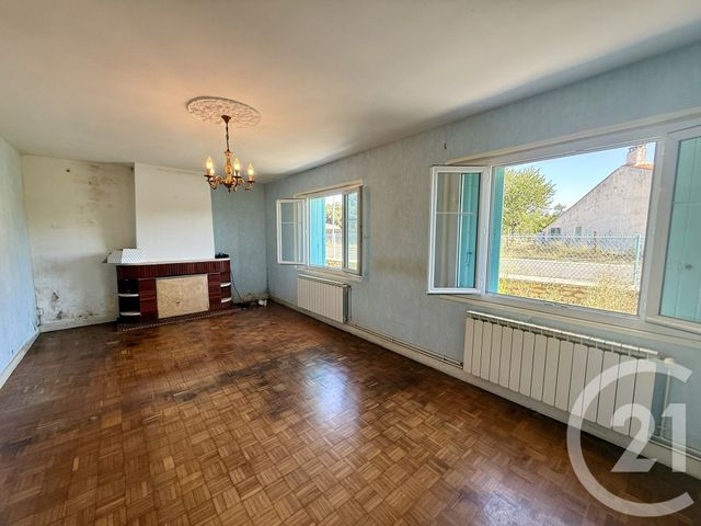 maison à vendre - 11 pièces - 130.0 m2 - ST ROMAIN DE BENET - 17 - POITOU-CHARENTES - Century 21 Agence De La Seudre