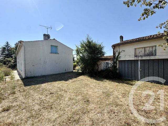 maison à vendre - 11 pièces - 130.0 m2 - ST ROMAIN DE BENET - 17 - POITOU-CHARENTES - Century 21 Agence De La Seudre
